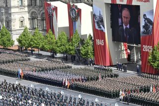 9 maiou russia parelasi
